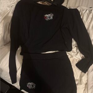 SET! Custom embroidered black long sleeve + shorts floral camera set
